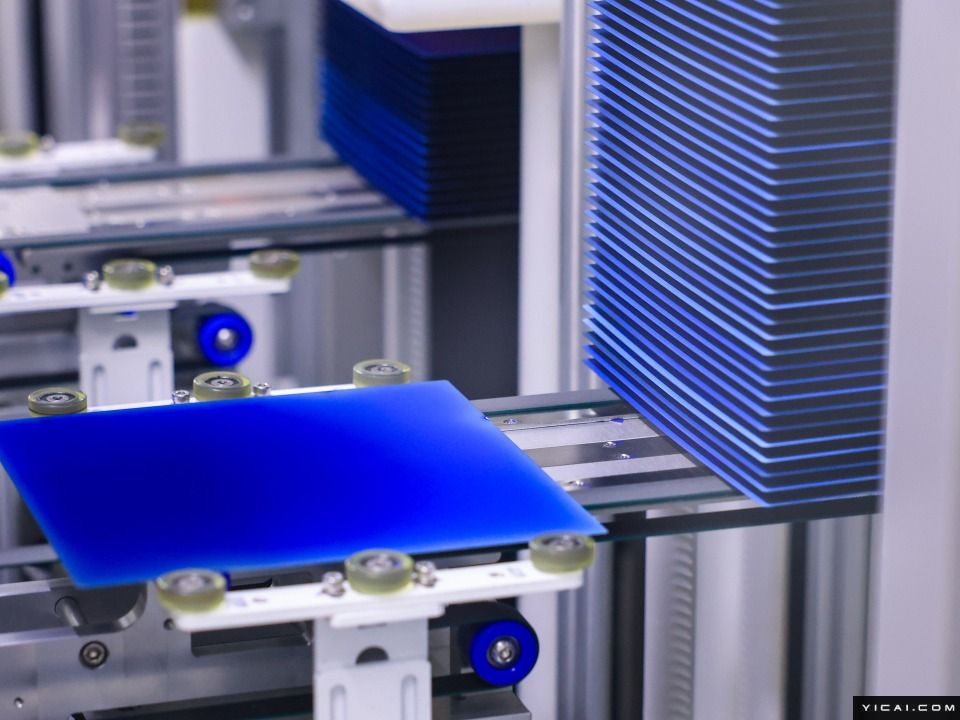 年终盘点| 光伏产业从“内卷”走向“破卷”，但明年才是行业治理的攻坚期（2025/12/21）